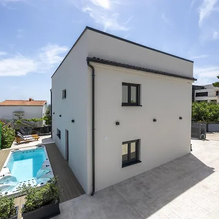 Roma Sauna And Hydrotherapy Pool *