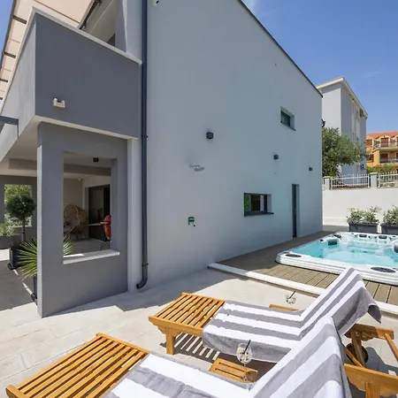 Roma Sauna And Hydrotherapy Pool