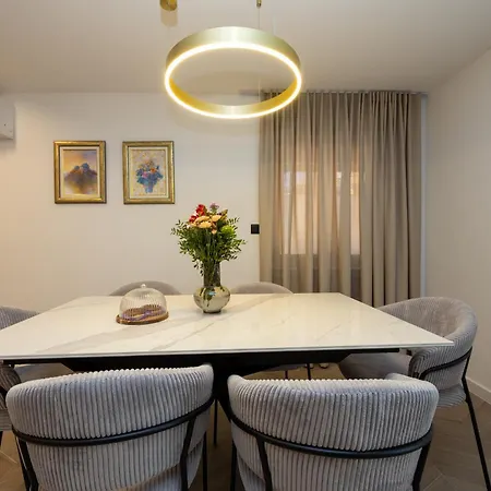 Roma Sauna And Hydrotherapy Pool * Трогір