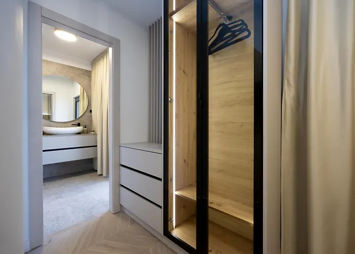 Roma Sauna And Hydrotherapy Pool * 트로기르